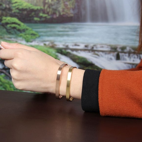 Square share Trendy Bangle for any outfits - Picture 7 of 16